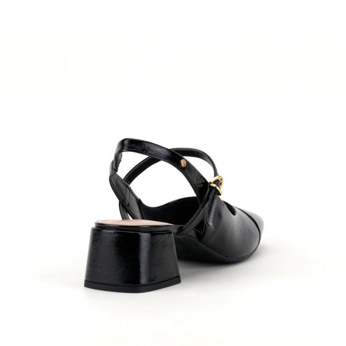 Sapato Feminino Chanel Em Couro Solis Verniz Preto 1436a6910